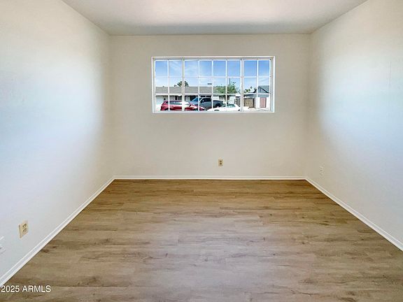 5th image of 3429 W DAHLIA Drive