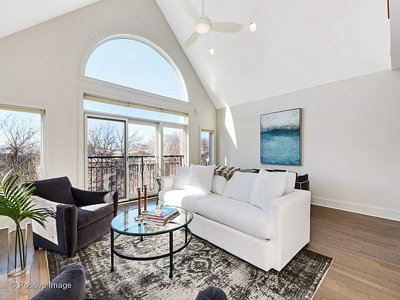 Expansive greatroom with neutral decor