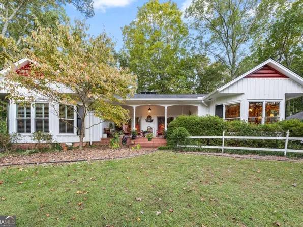 6791 Yacht Club Dr, Acworth, GA 30102