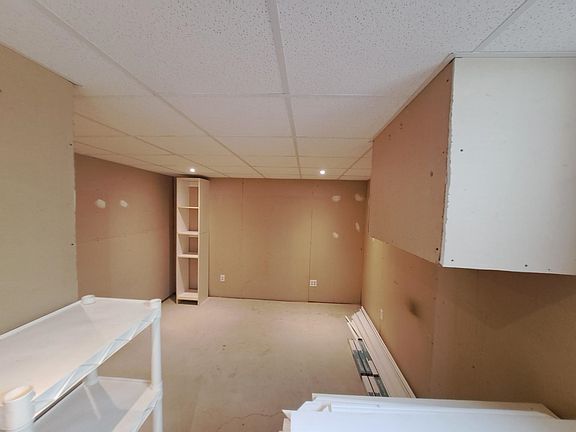 4th image of 3030 Edgewood Dr