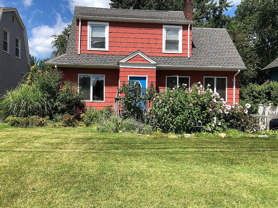 1st image of 64 Lincoln Ave