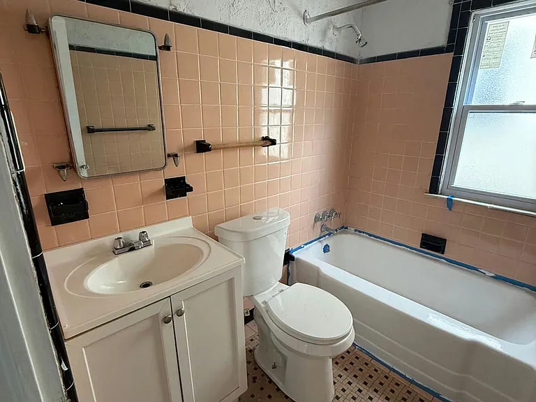 11706 Farringdon Ave #1 — Photo 7