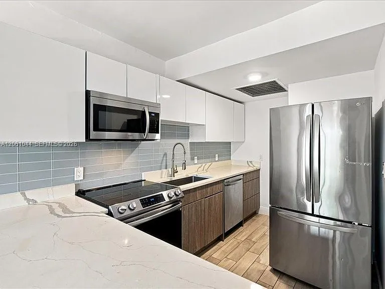 1000 7th St #1 — Photo 12