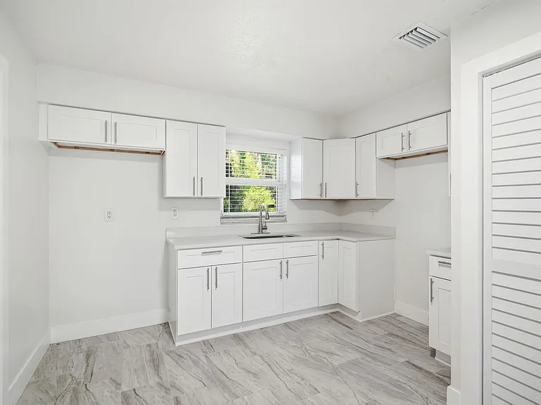 7309 N Hutton Pl #D — Photo 8