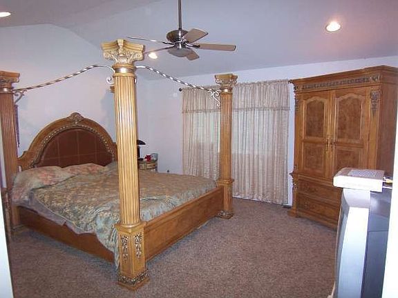 3rd image of 1292 Brambles Dr