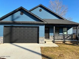 1506 Sophia St, Carthage, MO 64836