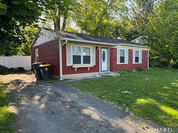 3rd image of 5 Webster Dr