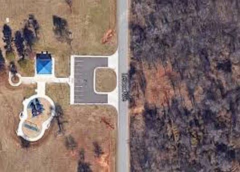 1st image of 4412 Lennox
