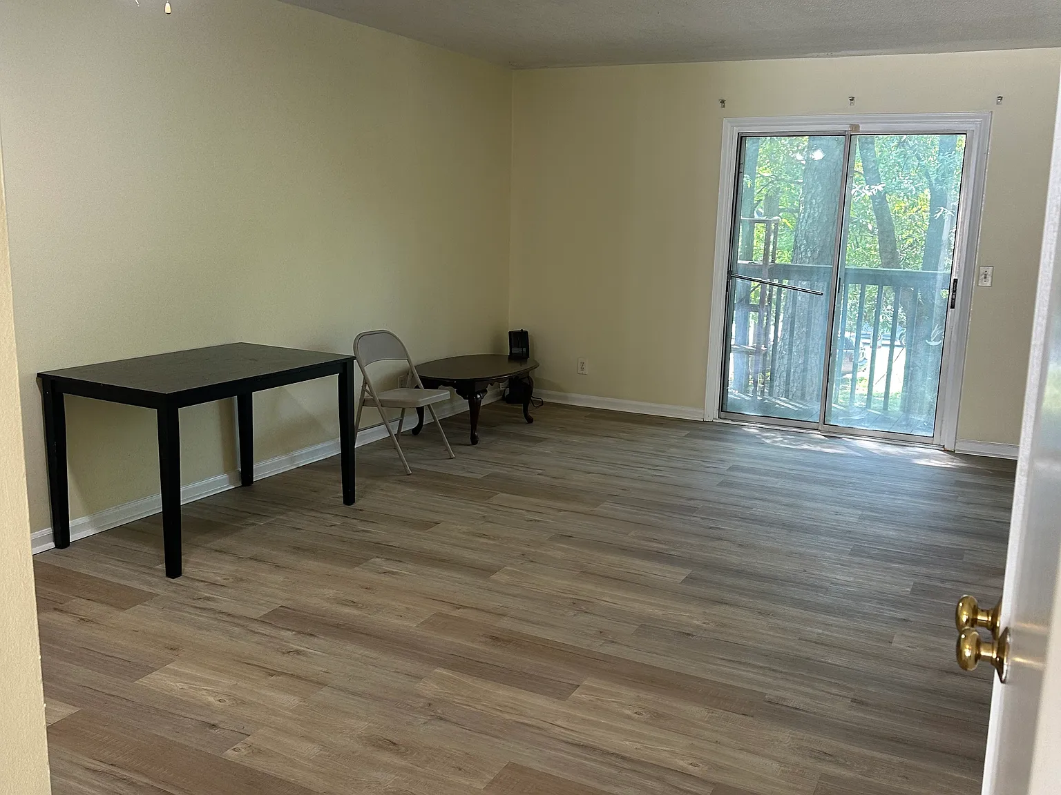2 bed, 1.5 bath, 900 sqft, $1,350 — Photo 4