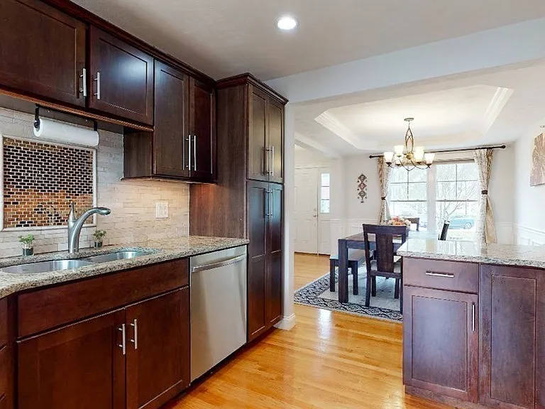 19 Flint Pond Dr — Photo 8