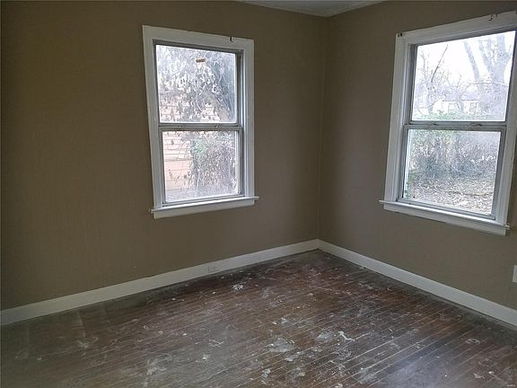 4th image of 341 S Dade Ave