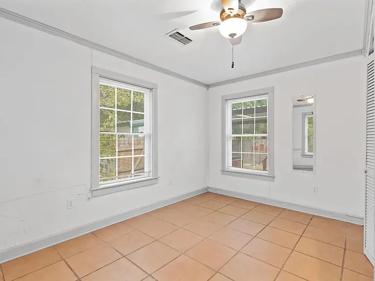 1221 N Neblett St — Photo 16