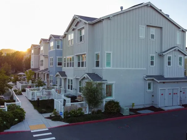2 Orta Way, Novato, CA 94945