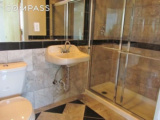 2nd image of 2928 41st Ave #302