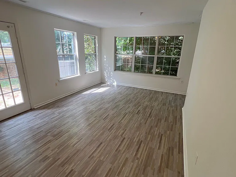 107 Rock Creek Ct — Photo 17