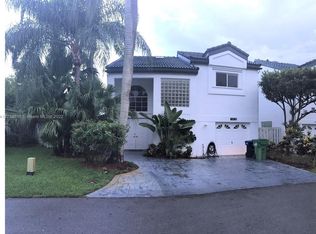 370 NE 211th St, Miami, FL 33179