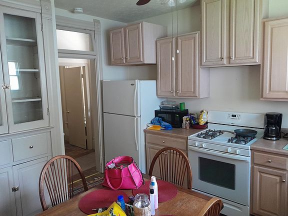 3rd image of 1824 Salem St