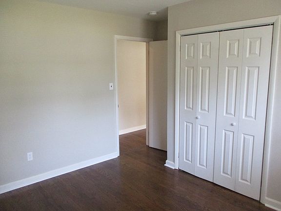 5th image of 1115 Arbutus Ave