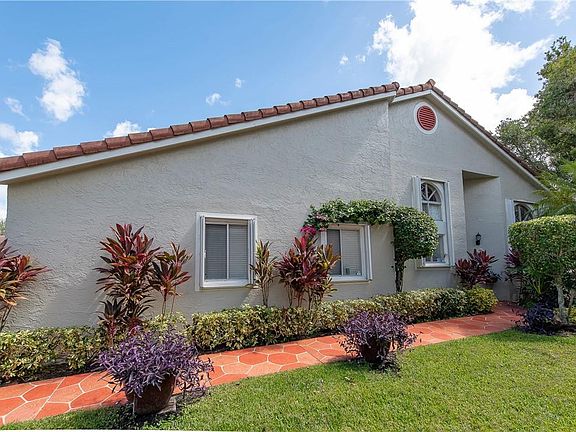 3rd image of 7566 N Pinewalk Drive