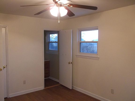 3rd image of 6905 Echo Glen Dr