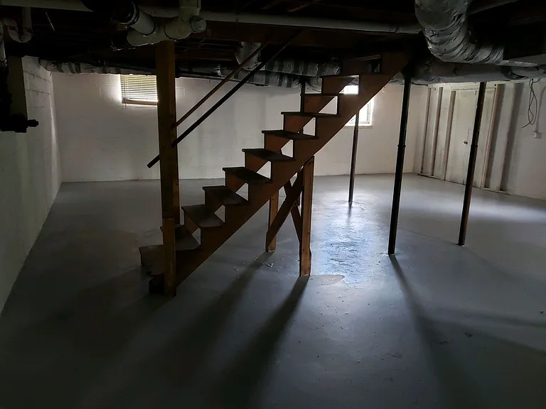866 Rankin St — Photo 13