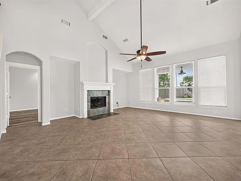 1415 Kennewick Ct — Photo 14