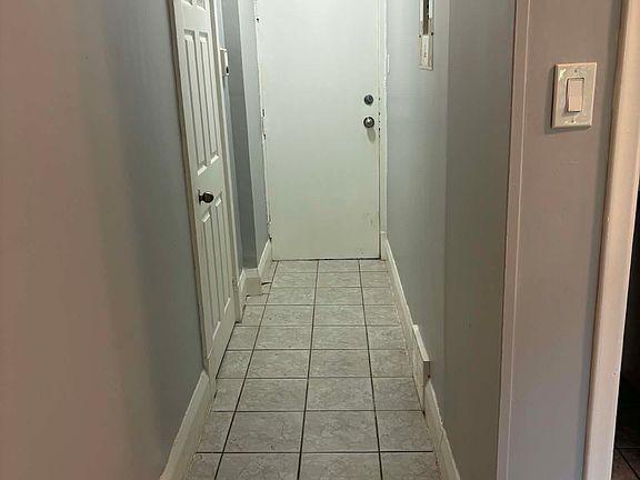 3rd image of 118 Lake St #3
