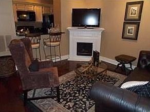 5th image of 330 Julia St APT 221