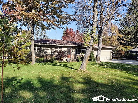 3rd image of 2847 Edward Dr