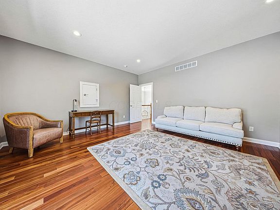 3rd image of 5348 Lynbrook Ln