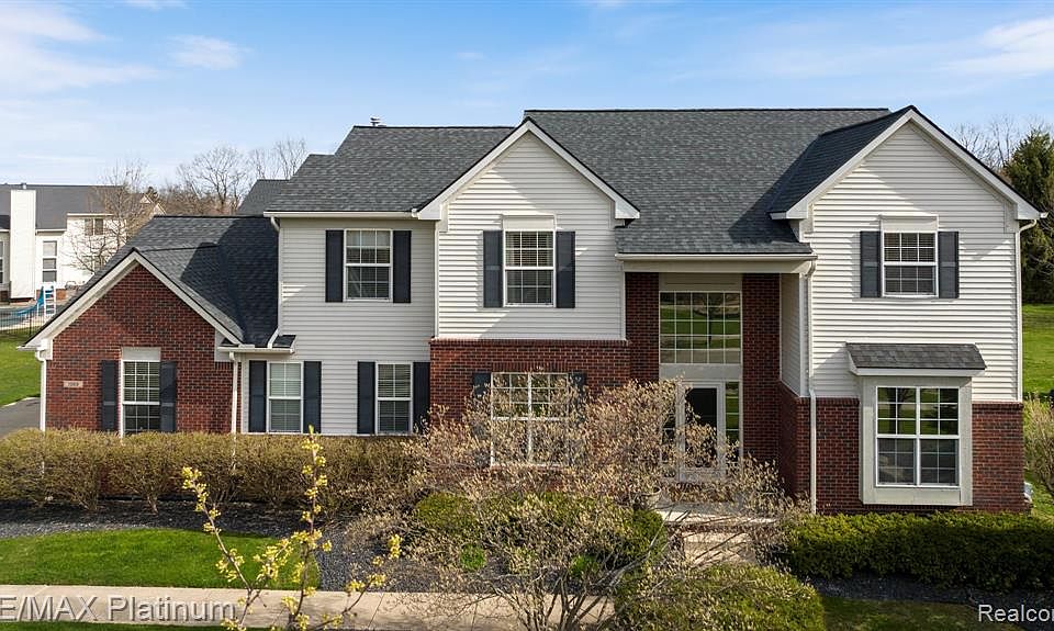 2nd image of 1269 Coach House Ln