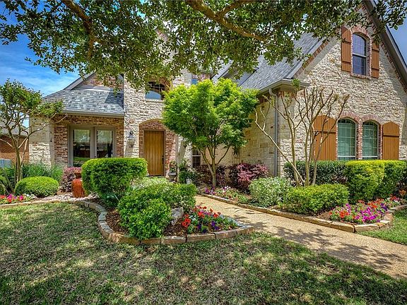 2nd image of 724 Windsong Ln