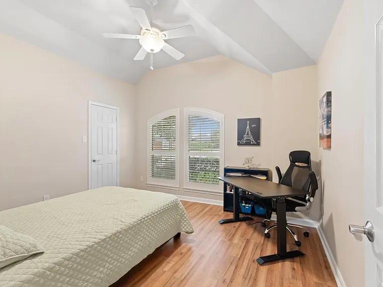 14902 Whispy Green Ct — Photo 11