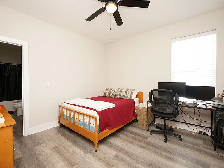 106 Penny Ln — Photo 16