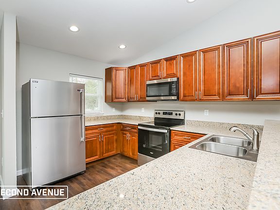 2nd image of 380 Marion Oaks Ln