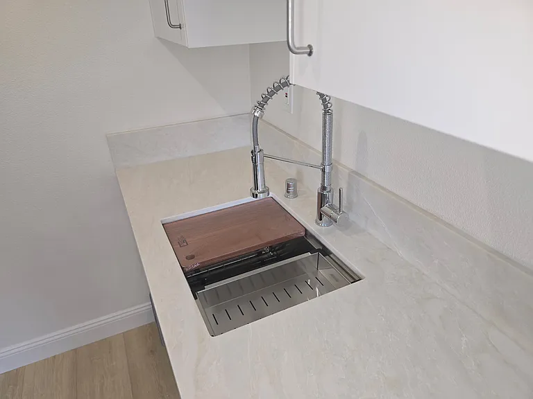 730 E 17th St #7 — Photo 6