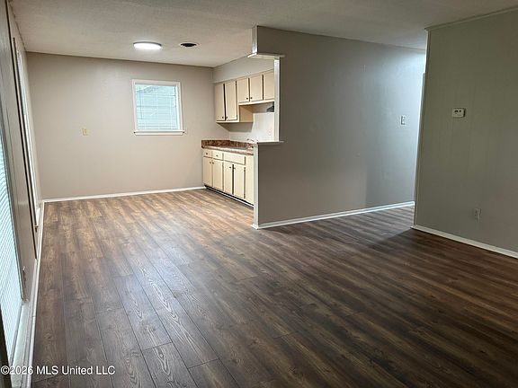 4th image of 3105 Normandy Dr