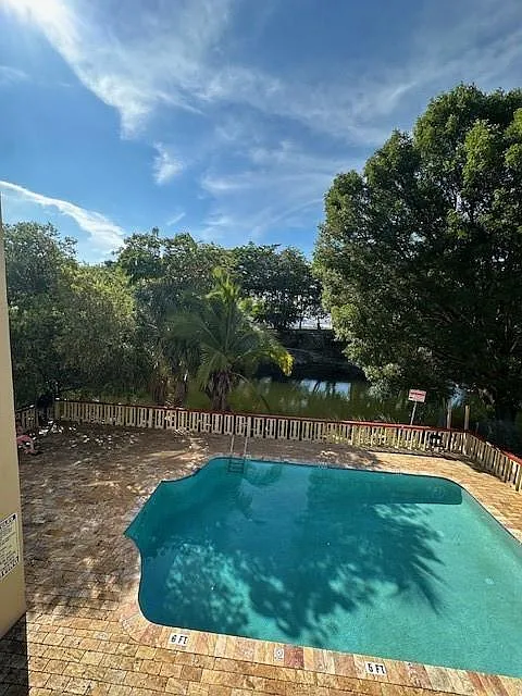 1 bed, 1.0 bath, $1,600 — Photo 2