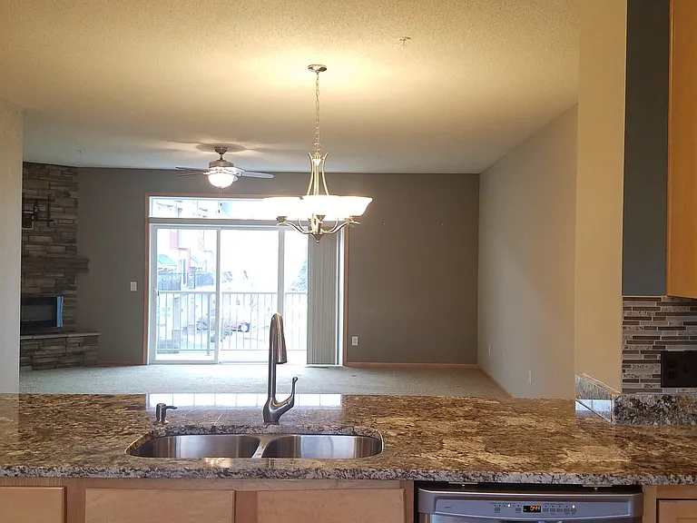 11749 Emery Village Dr N — Photo 6