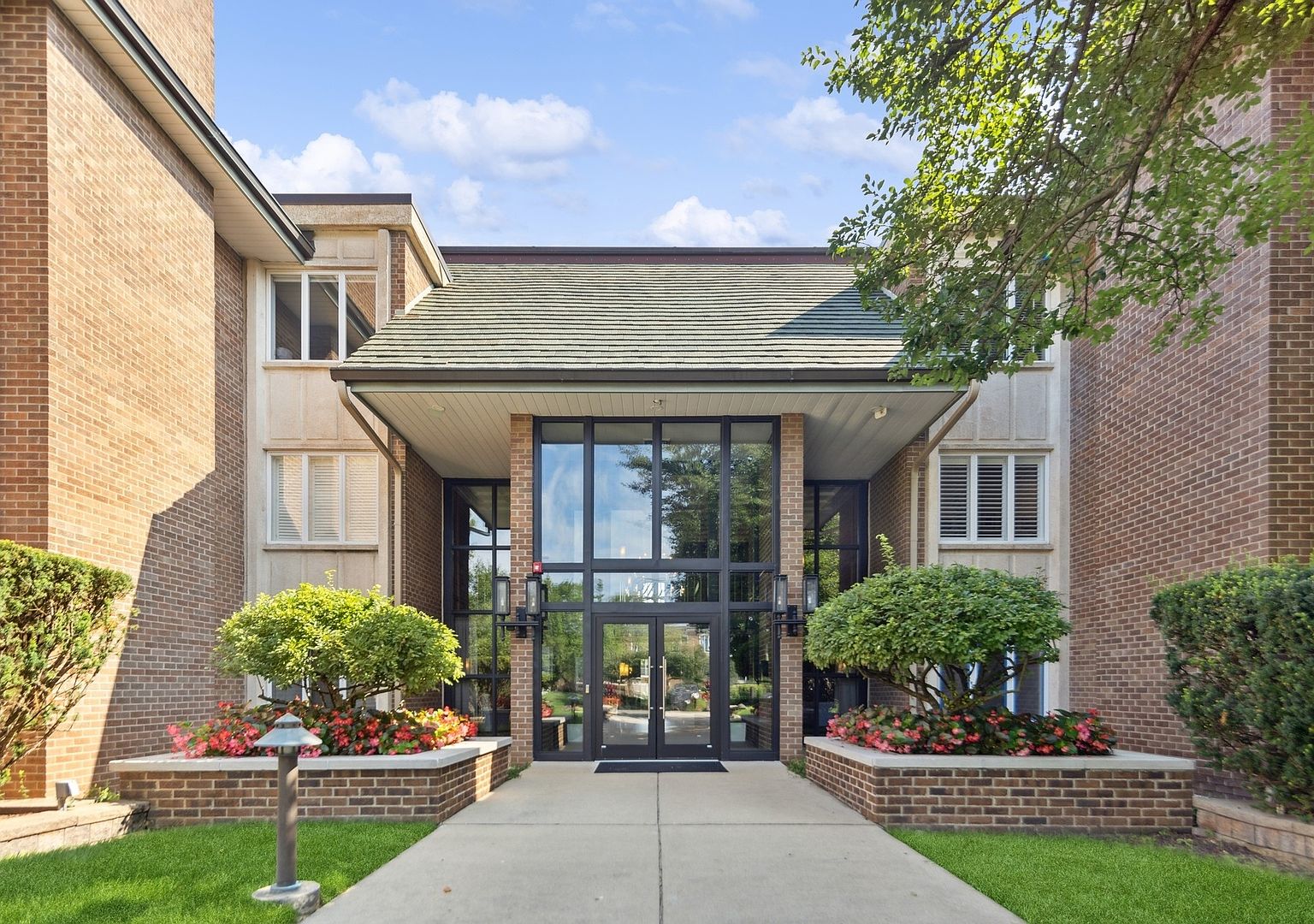 3 Oak Brook Club Dr APT E301, Oak Brook, IL 60523 MLS 11850635 Zillow