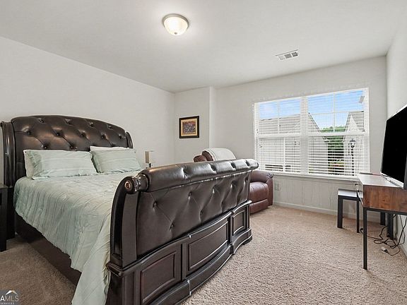 5th image of 844 Venture Way SW