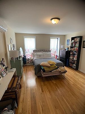5th image of 223 7th Ave #2R