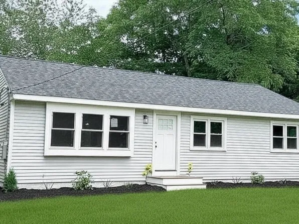 64 King St, Raynham, MA 02767