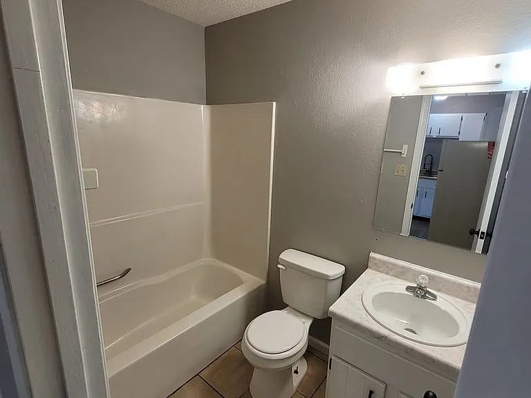 Cross Creek Apartments — Photo 5
