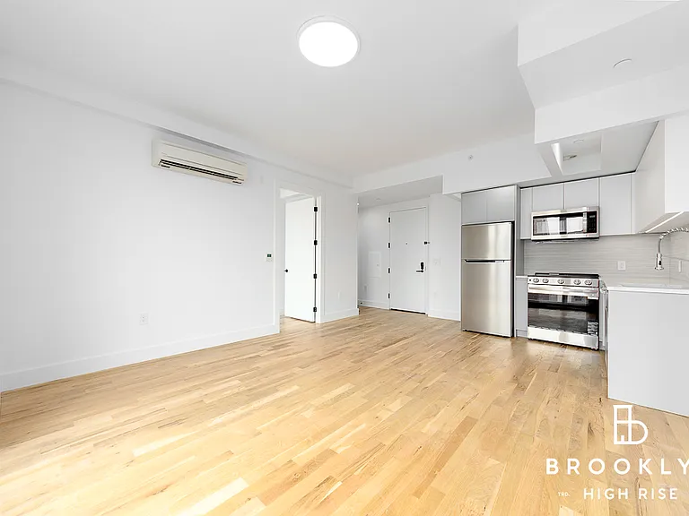 2667 Fulton St #2G — Photo 3