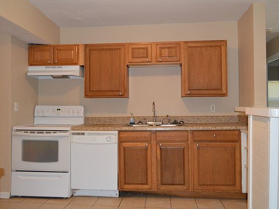 3rd image of 2231 SE 9th Ave