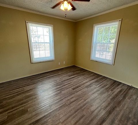 3rd image of 2412 28th St