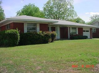 916 Maxwell St NW, Ardmore, OK 73401