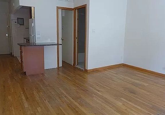 4th image of 276 7th Ave #A2