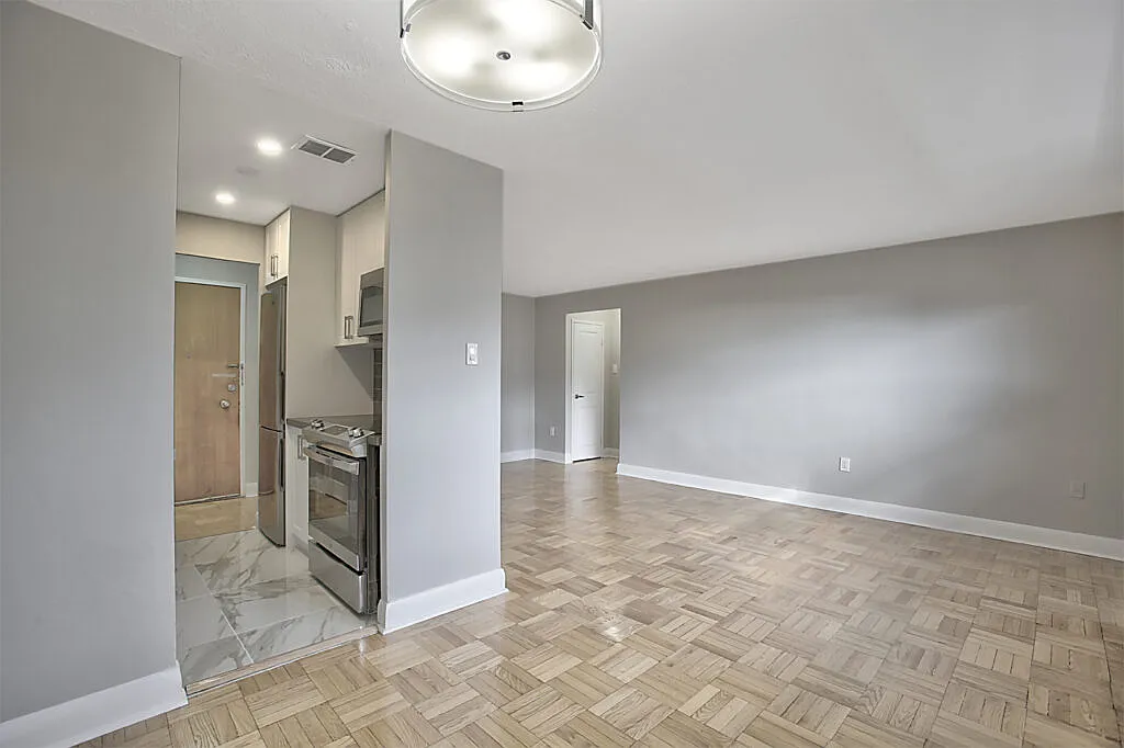 1303 - 1307 Wilson Avenue — Photo 4